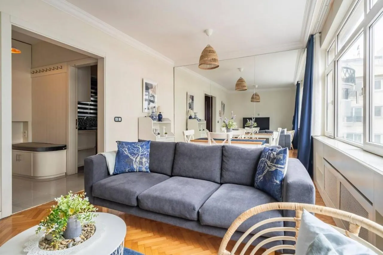 Sleek Apartment Istanbul